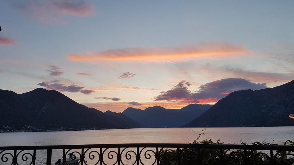 Apartment Maniva Kotor Exteriör bild