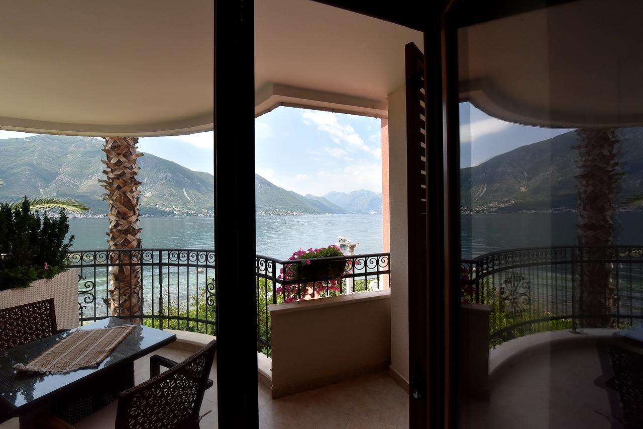 Apartment Maniva Kotor Exteriör bild