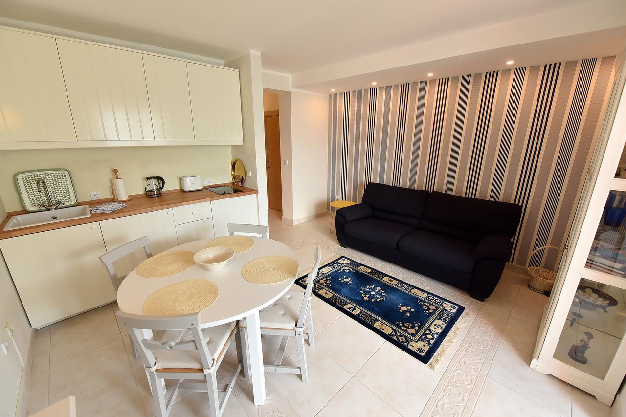 Apartment Maniva Kotor Exteriör bild