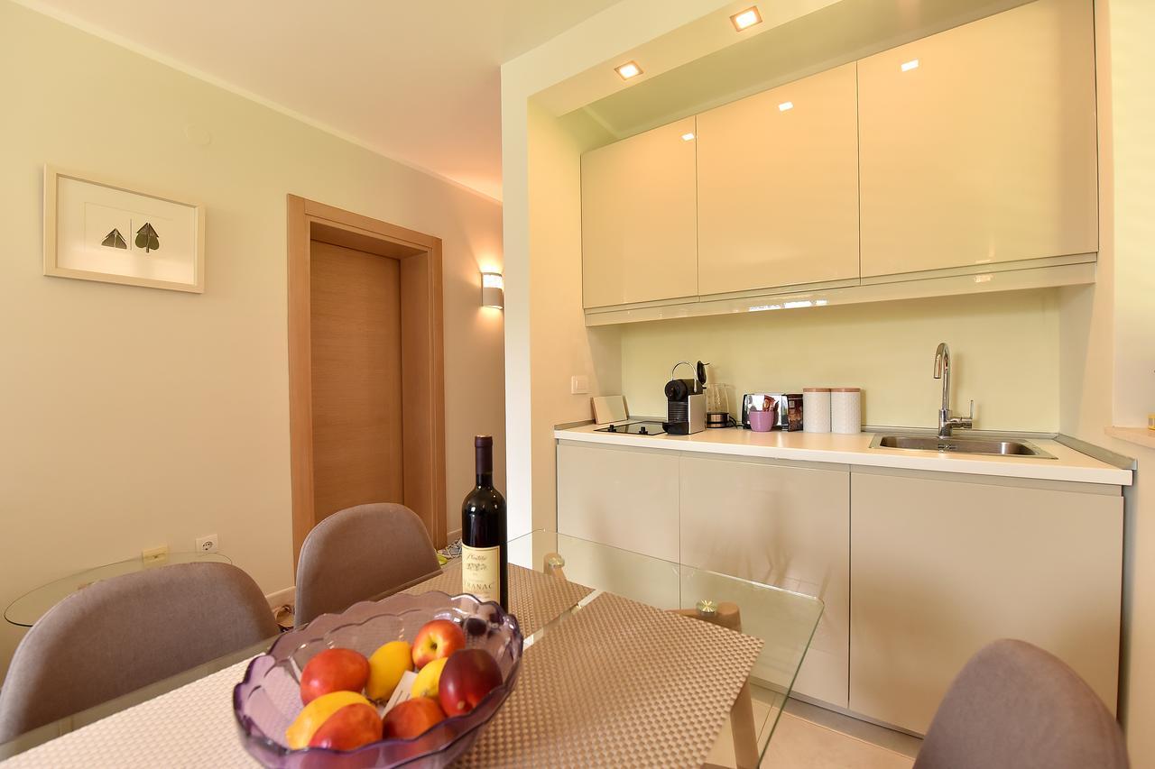 Apartment Maniva Kotor Exteriör bild