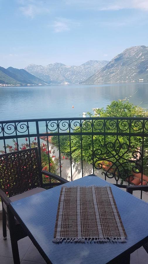 Apartment Maniva Kotor Exteriör bild